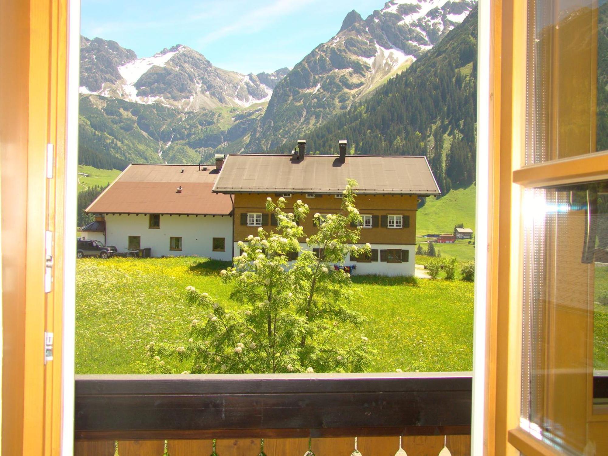 Gastehaus Fritz Guest house Mittelberg